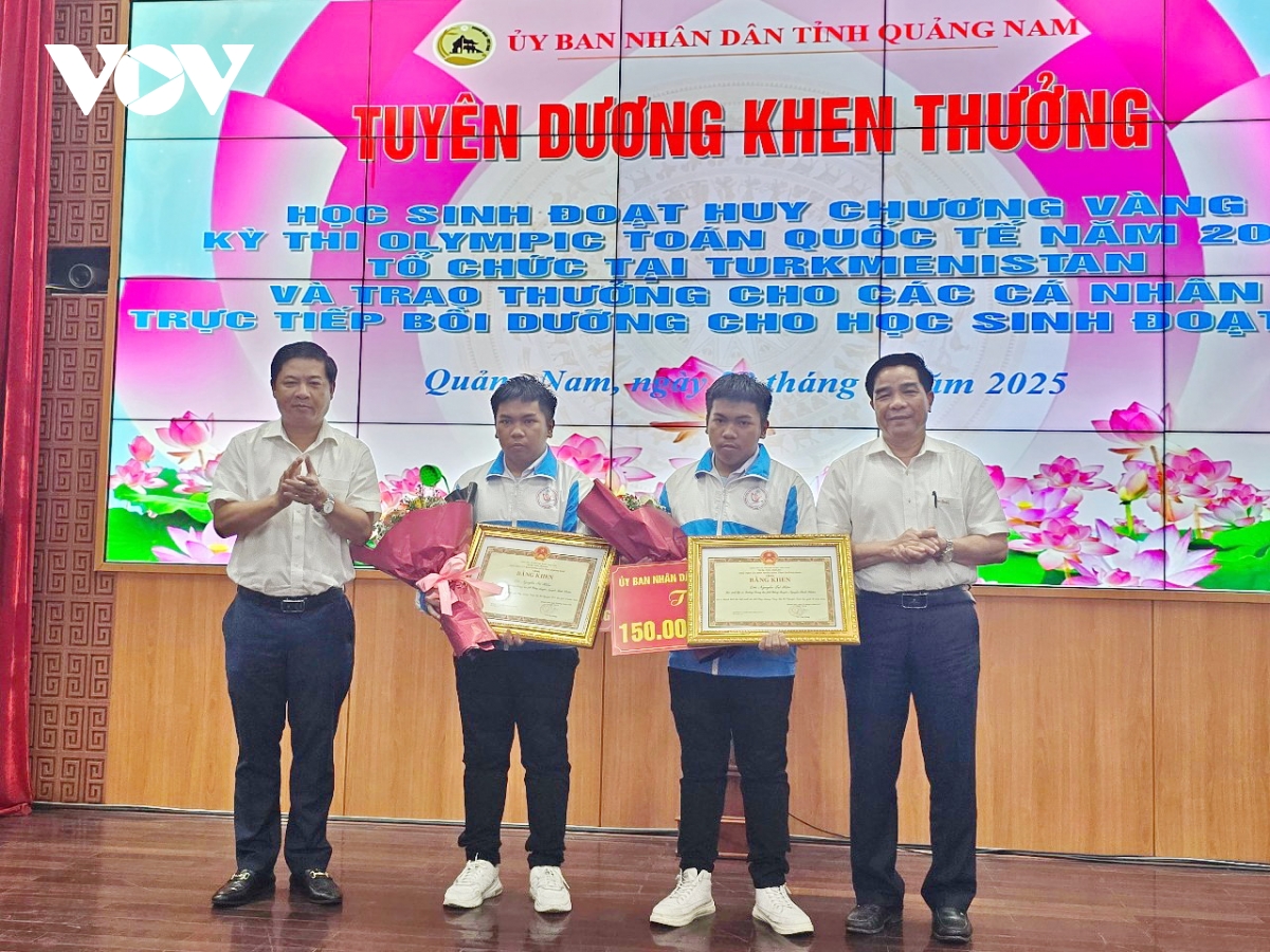 Tuyên dương anh em song sinh xứ Quảng đoạt HCV Olympic toán học Turkmenistan